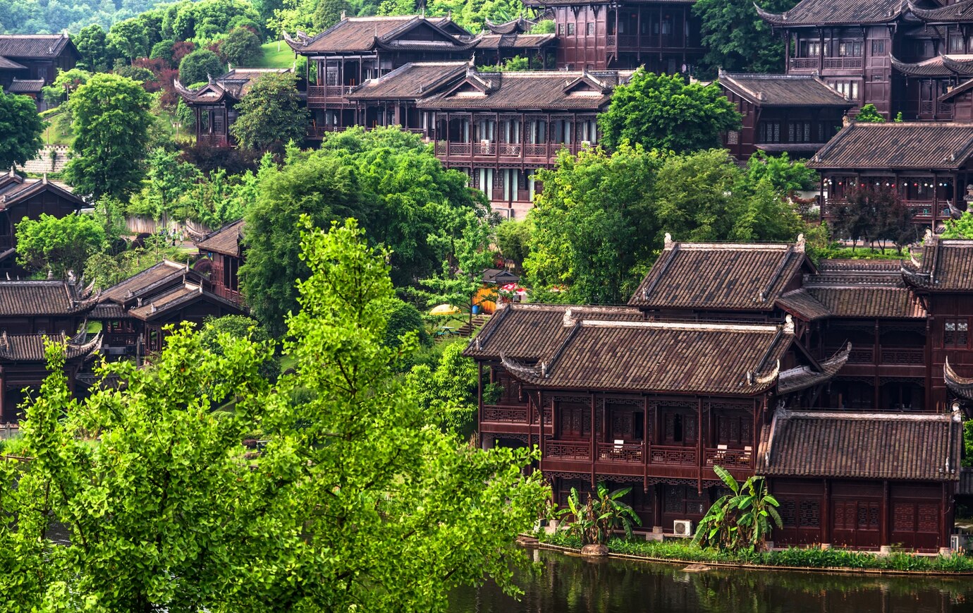 ancient-town-lake-china_1112-1163.jpg